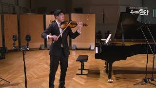 Simon Zhu performs Ysaÿes Solo Sonata No. 6 Manuel Quiroga
Simon Zhu, 19, Germany, performing Ysaÿes Solo Sonata No. 6 Manuel Quiroga at the Menuhin Competition #Richmond2021 Senior Finals.
Simon Zhu started playing the violin at six years old. He currently studies with Tomasz Tomaszewski and Ning Feng. He has also participated in masterclasses with Ana Chumachenco, Ingolf Turban, Paul Roczek, Boris Kushnir and Igor Ozim. Simon has won 1st Prize awards at many international competitions such as the Schöntal Competition, Valsesia Musica Competition and the Zhuhai Mozart Competition. He is an academist at the Daniel Hope and the Water Stauffer academies, and a scholarship-holder of the International Academy of Music in Liechtenstein and the German Music Foundation. He plays on a violin kindly sponsored by Florian Leonhard Fine Violins.
Founded by Yehudi Menuhin in 1983, the Menuhin Competition is the worlds leading international competition for young violinists. The Competition attracts hundreds of entries from countries across the globe, choosing only 44 of the world’s very best young violinists to participate. Held every two years in a different world city the Competition discovers, encourages and nurtures exceptionally talented young musicians from all corners of the world under the age of 22 years to develop into the next generation of great artists.
Find out more about the Menuhin Competition on our website: https://menuhincompetition.org/
Follow us on social media: https://linktr.ee/menuhincompetition
Sign up to our newsletter to stay up to date: https://bit.ly/3uYtcKv Simon Zhu performs Ysaÿes Solo Sonata No. 6 Manuel Quiroga