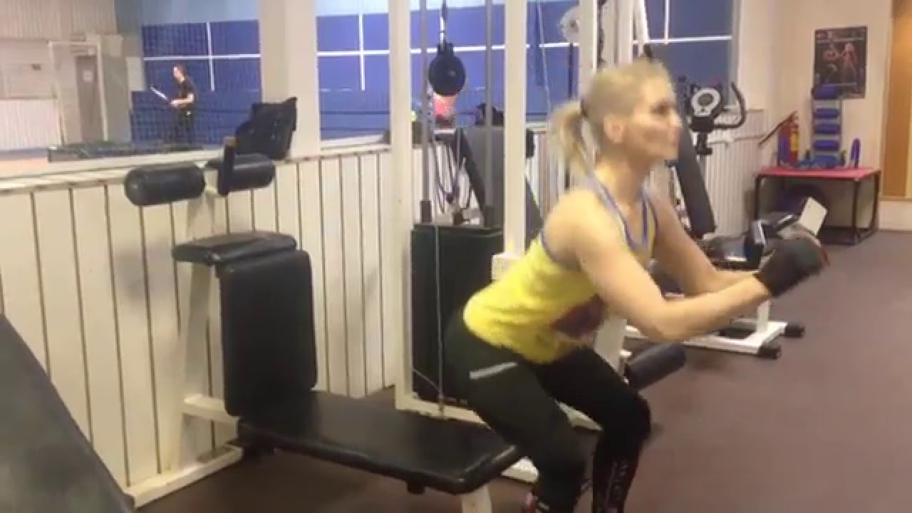 Приседание на скамью - YouTube