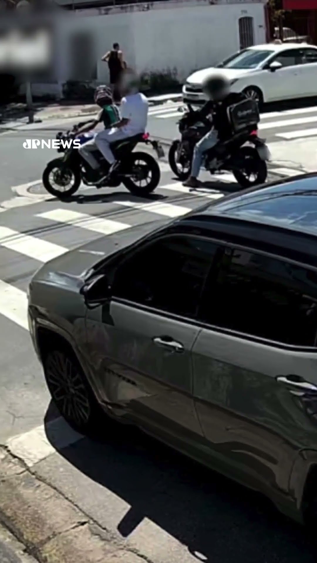 Novas imagens mostram ciclista sendo perseguido antes de ser assassinado no Itaim Bibi #shorts