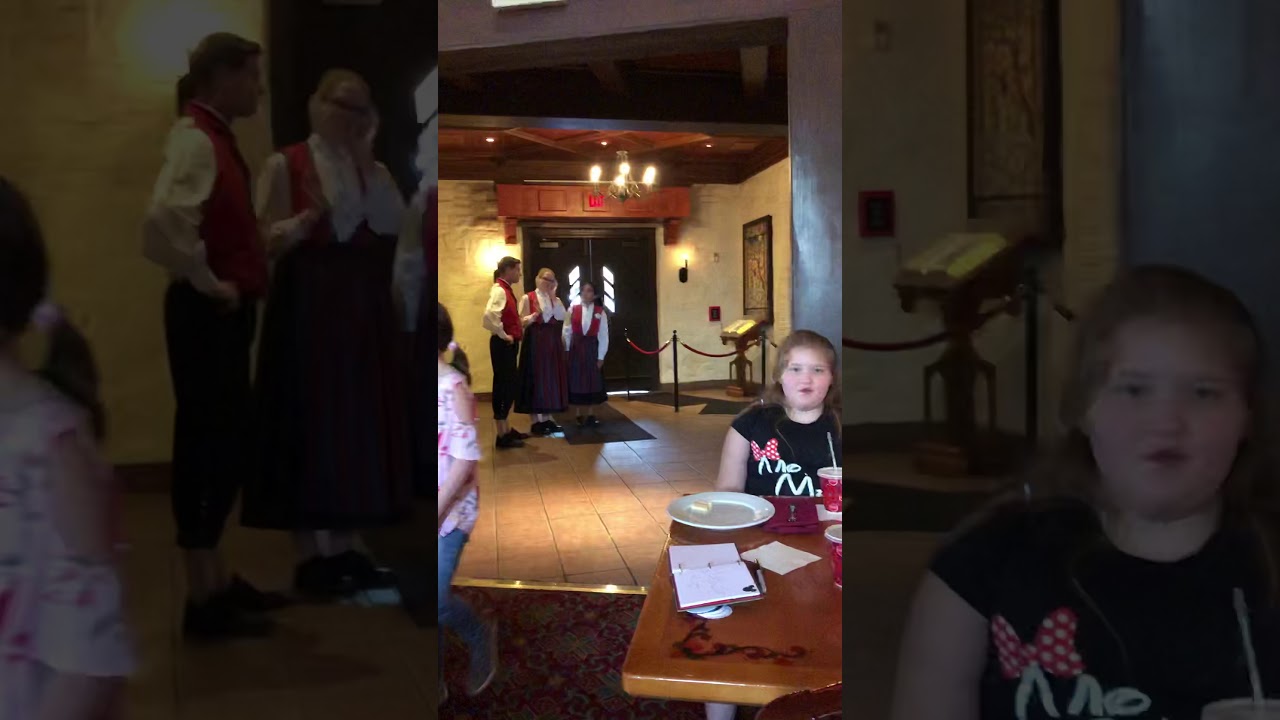 Akershus Lunch @ Epcot 13/02/2019 - YouTube