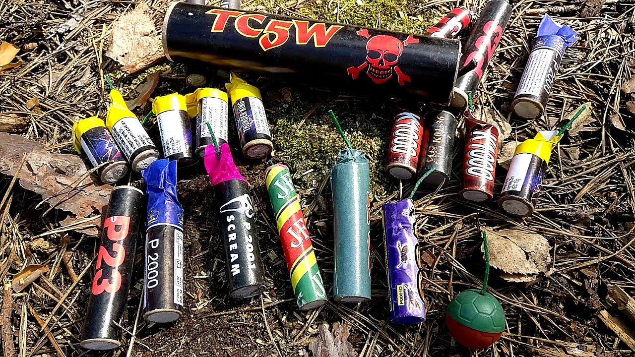 Бомбычки которые вздуваются. 3д версия петард корсар. Маленькие бомбочки взрывающиеся. Петарды. Где можно взрывать пиротехнику.