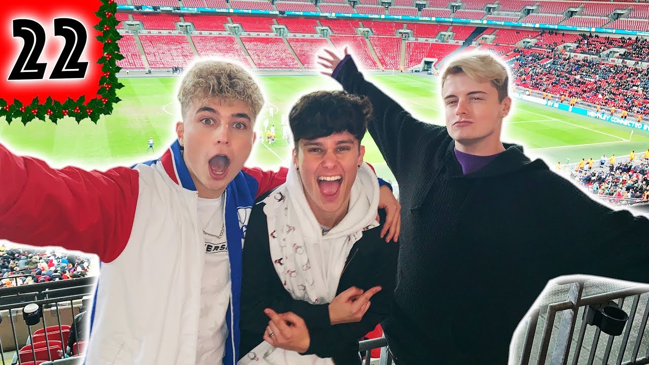 vlogs in spanish WE STARTED A MEXICAN WAVE AT THE WEMBLEY CUP! - VLOGMAS