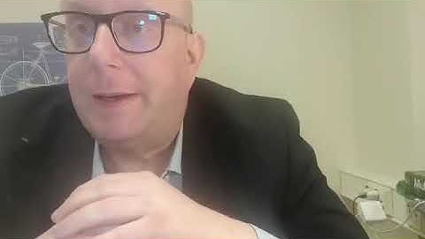 The Mental Wellbeing of Entrepreneurs: Carl Rogers vs Jung and Freud.