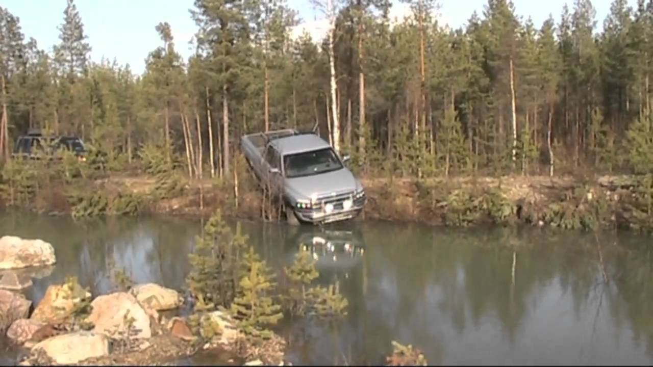 Dodge Ram 4x4, deep water