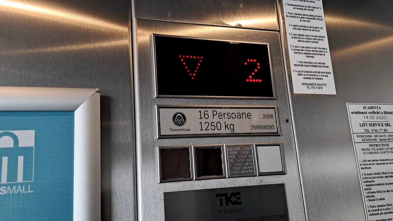 Very nice scenic ThyssenKrupp Evolution MRL Traction lift at Iulius Mall Suceava, Suceava, RO