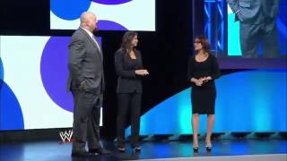 Stephanie McMahon and Big Show announce the partnership of WWE and Yahoo!