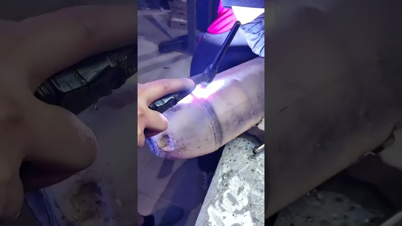 Toyota Corolla three-way catalytic converter repair