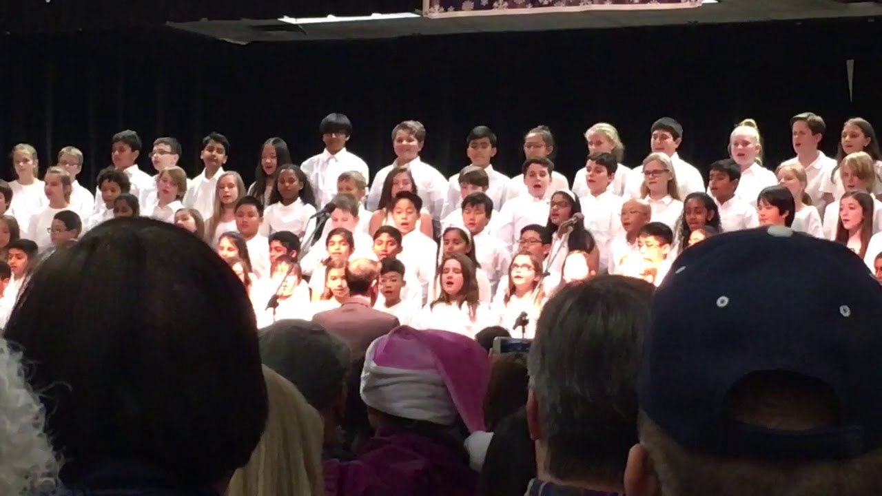 Poplar Tree Elementary- 5th grade chorus - Holi re