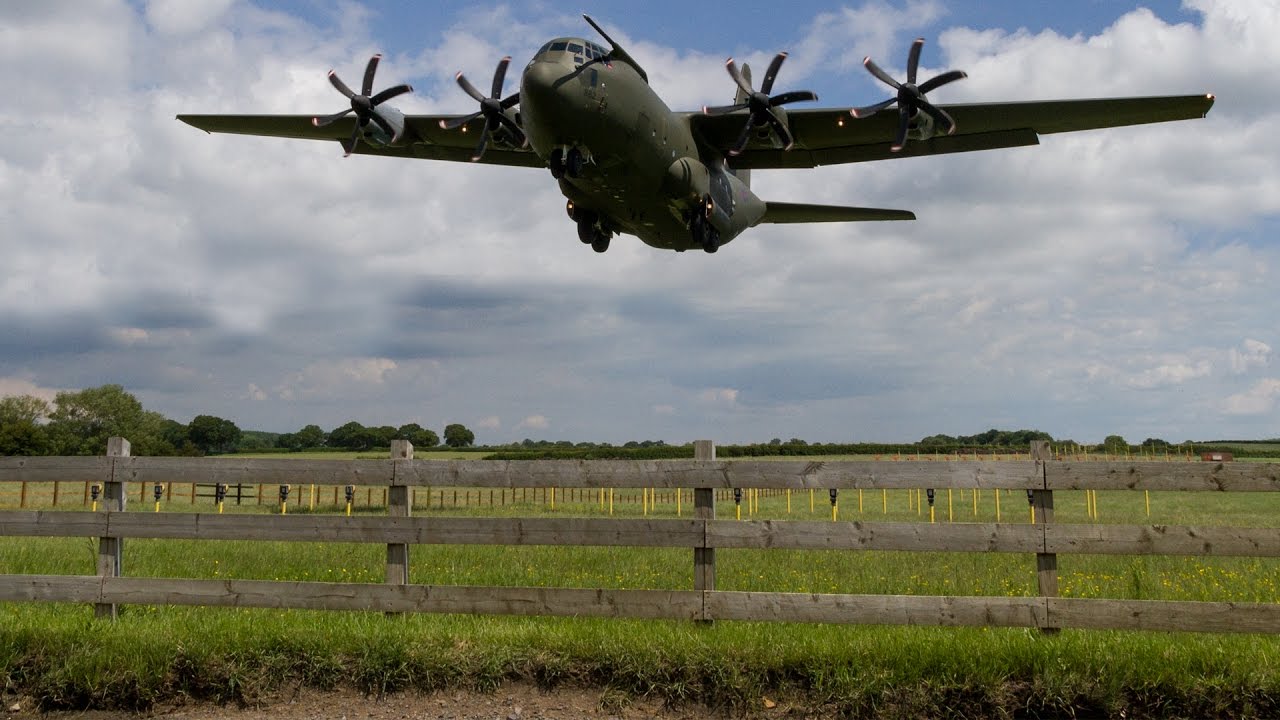 Royal Air Force - C-130 Hercules touch & go at RAF Brize Norton