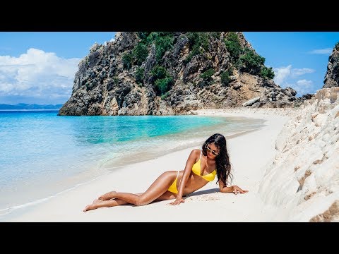 THE MOST POWDERY WHITE SAND BEACH IN BUSUANGA, PALAWAN (PHILIPPINES)