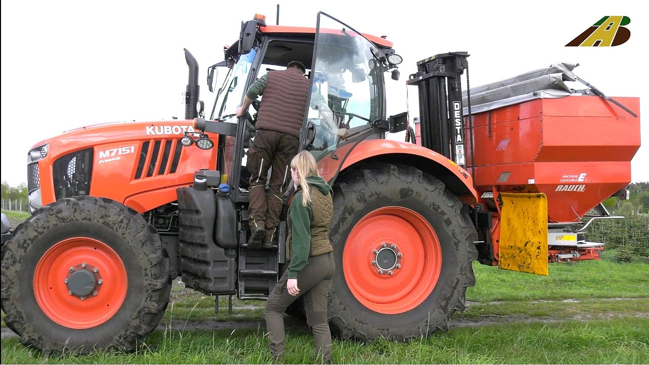 Heuwetter = Heuernte Quaderballen pressen Traktoren Fendt, Claas Presse LKW Verladung Landwirtschaft