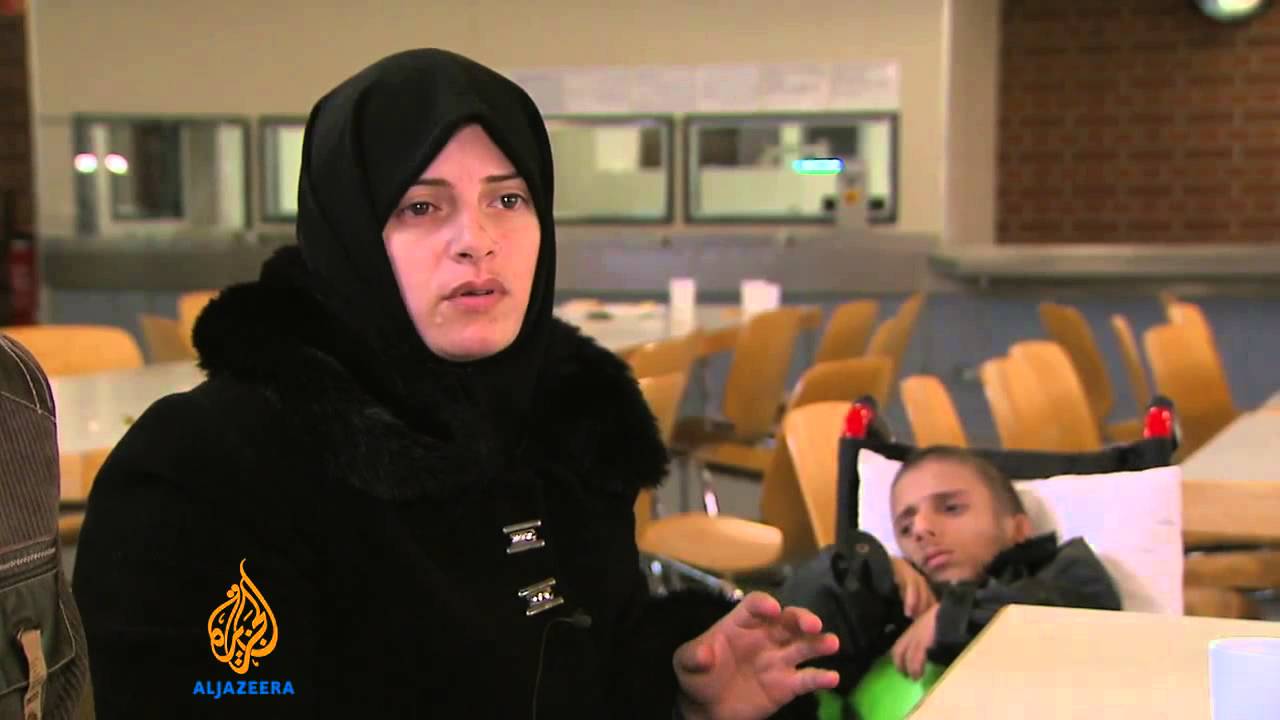لاجئون سوريون يلتمسون المأوى في ألمانيا