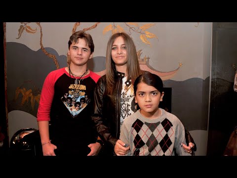 Video: Los Hijos De Michael Jackson: Fotos