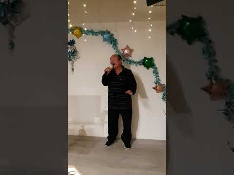 宋新富練唱。站著等你三千年。