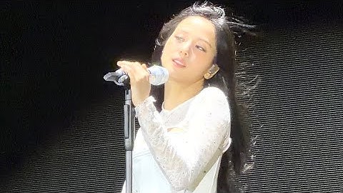 BLACKPINK JISOO SOLO PERFORMANCE "HUGS & KISSES + EARTHQUAKE" IN DEADLINE SINGAPORE DAY 3