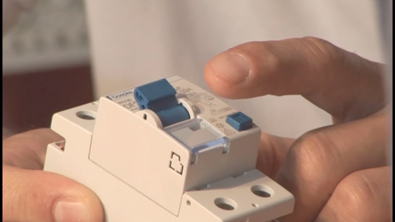 Schutzschalter retten Leben 06.12.2012 - YouTube