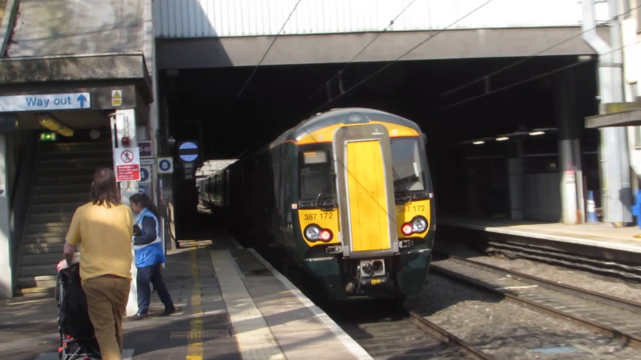 GWR Class 387 157387 172 Departures Ealing Broadway for Reading YouTube