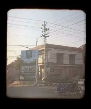 Story WA suasana kota Bob Marley - Rat race