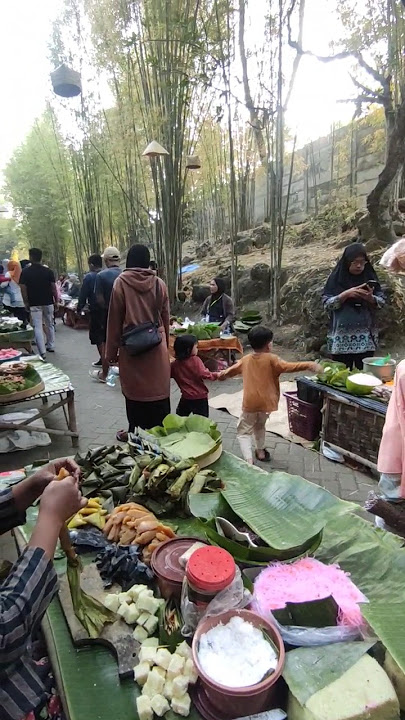 JALAN JALAN DI PASAR JAMAN DULU DI DESA TAWUN NGAWI #pasar #jamandulu #pasarjadul #shortvideo