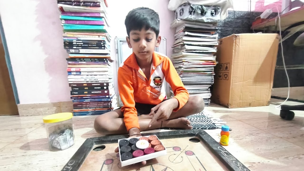 Bhai Ko Chhutti Milte Hi Bhai Bhaag Ke Carrom Khelne Aaya 😂🎲