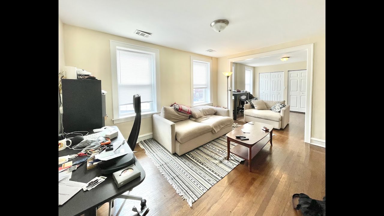 3092 S. Lyman St., 2R, SPACIOUS and BRIGHT 1 Bed 1 Bath Apartment in