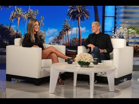 Videó: Jennifer Aniston Megcsókolja Ellen DeGeneres-t