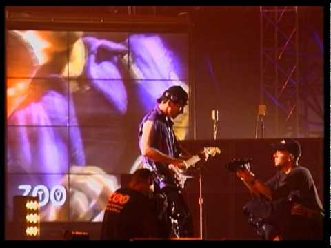 U2 - Bullet The Blue Sky (Zoo TV Live From Sydney)