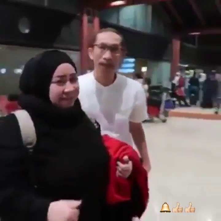 Download lagu Menangis Haru, Melly Goeslaw Putuskan Berangkat Langsung ke Palestina,