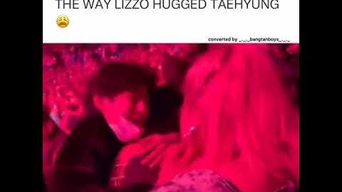 The way Lizzo hugged Taehyung at harry concert #bts #shorts