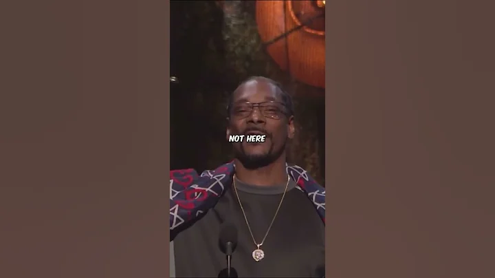 Snoop Dogg inducts Tupac into the Hall of Fame 🏆