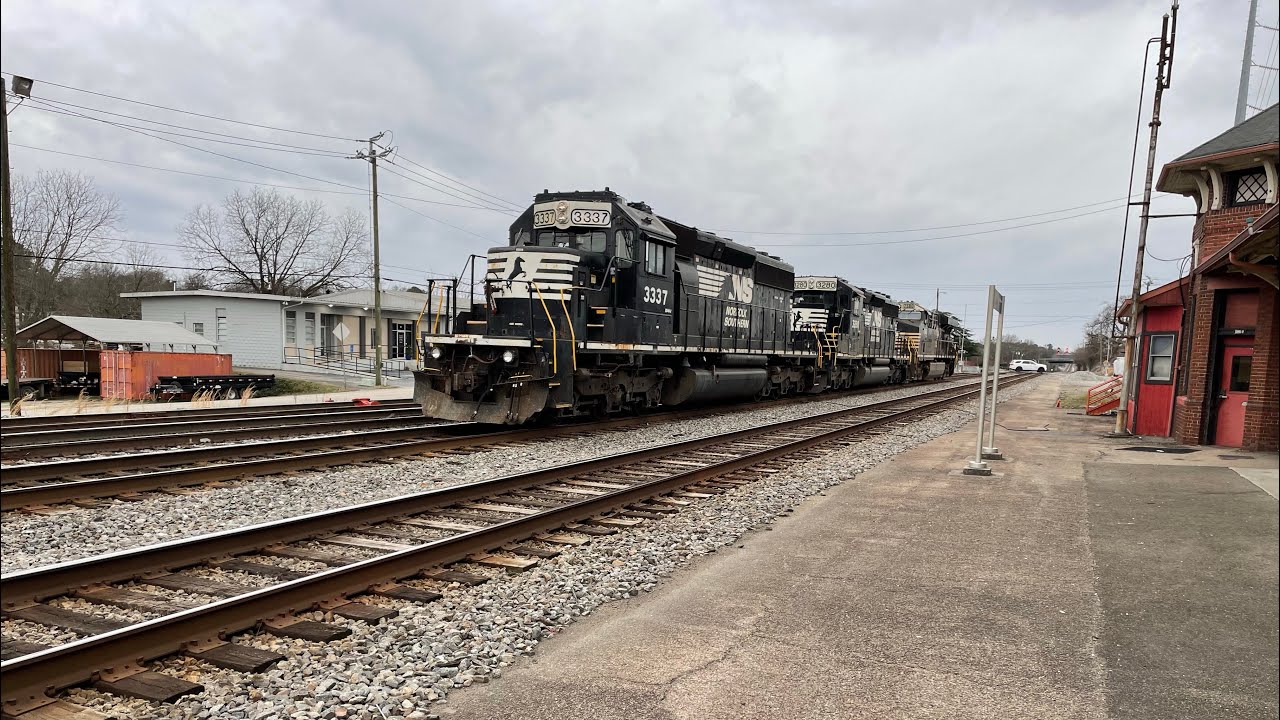 NS double stack train through Gainesville ga - YouTube