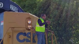 [CSX]2709 & SD50-2 8642 Sitting @ Old Yard & Mr [A]WAVING ON FRONT ENGINE & Nice K5L In Fay NC