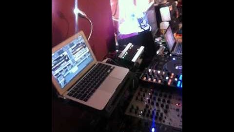 TRAKTOR SCRATCH PRO2 Audio 10 testing in Macbook Air