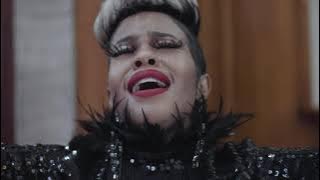 ZANDIE KHUMALO FT SNEZIEY& UMZUMBE INSPIRATIONAL CHOIR STILL GREATFUL