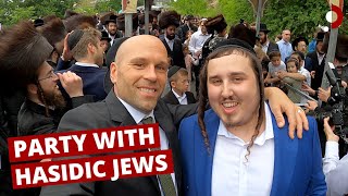 Inside Unbelievable Hasidic Jewish Torah Celebration 🇺🇸