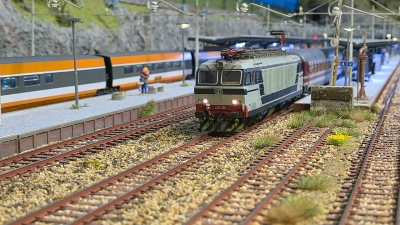 Plastico - Sede Ferroviaria - Modellismo Gianni Treni