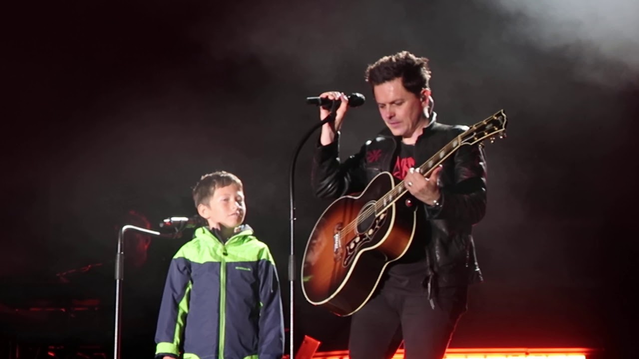 Michael Patrick Kelly " Shake Away im Duett mit Fabio" Bremerhaven 07.09.2019