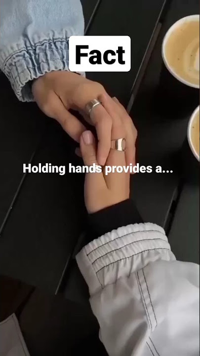 Berpegangan Tangan memberikan..🤝|| SUASANA🖤|| #shorts #fakta #berpegangantangan #cinta #couplegoals #tren