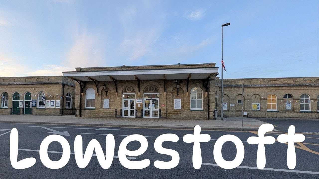 Lowestoft before shops open | Seaside town in Suffolk | September 2025