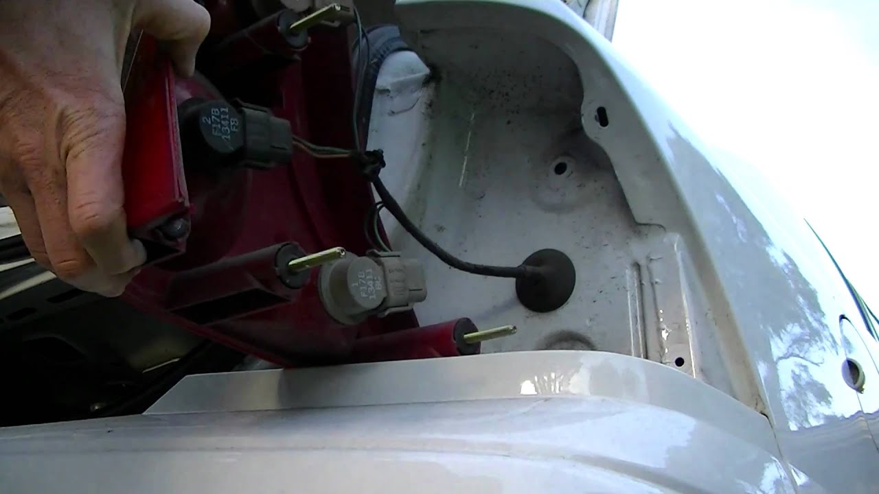 Changing brake light bulb ford focus #9