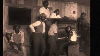 Clarence Williams - Washboard Four - Nobody But My Baby Is Gettin' My Love chords