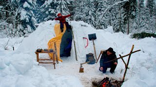 WINTER HIKE with dad and son | made a SHELTER from SNOW in the forest | winter BUSHCRAFT