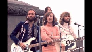 Bee Gees - Lamplight (Keep on Burning) chords
