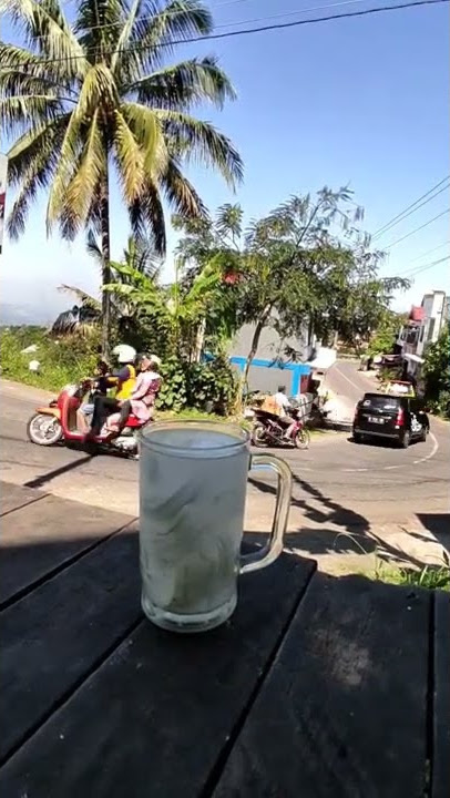 Minum Es Kelapa Muda di Tikungan Muria #tikunganmuria