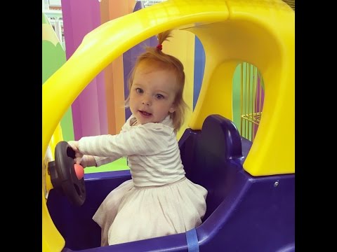 VLOG Шопинг в магазине игрушек делаем покупки Shopping in kids toys store