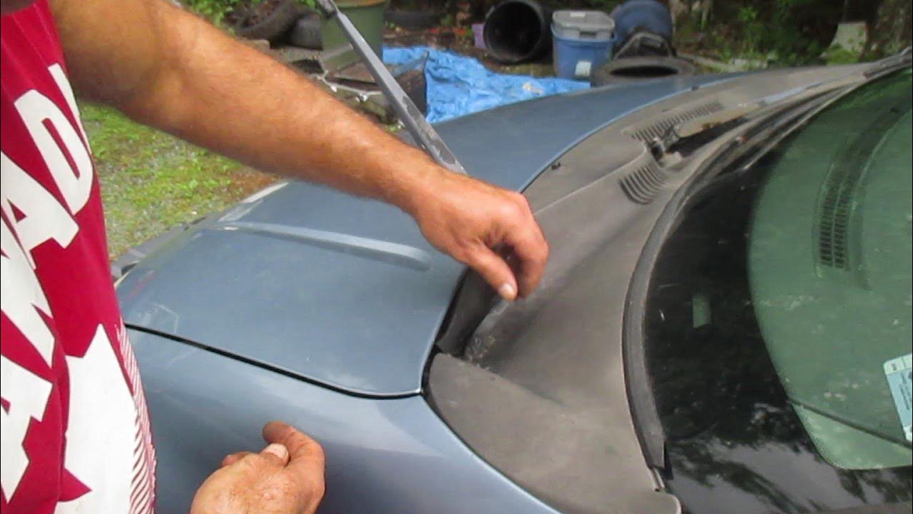 How to tighten wiper arms if one or both windshield wipers aren't