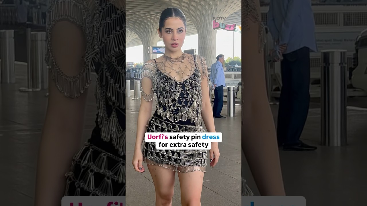 Uorfi Javed spotted at airport! 
