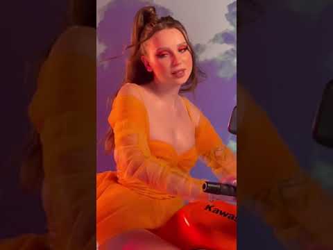 Юля Годунова - Танцы (feat. Reflex)