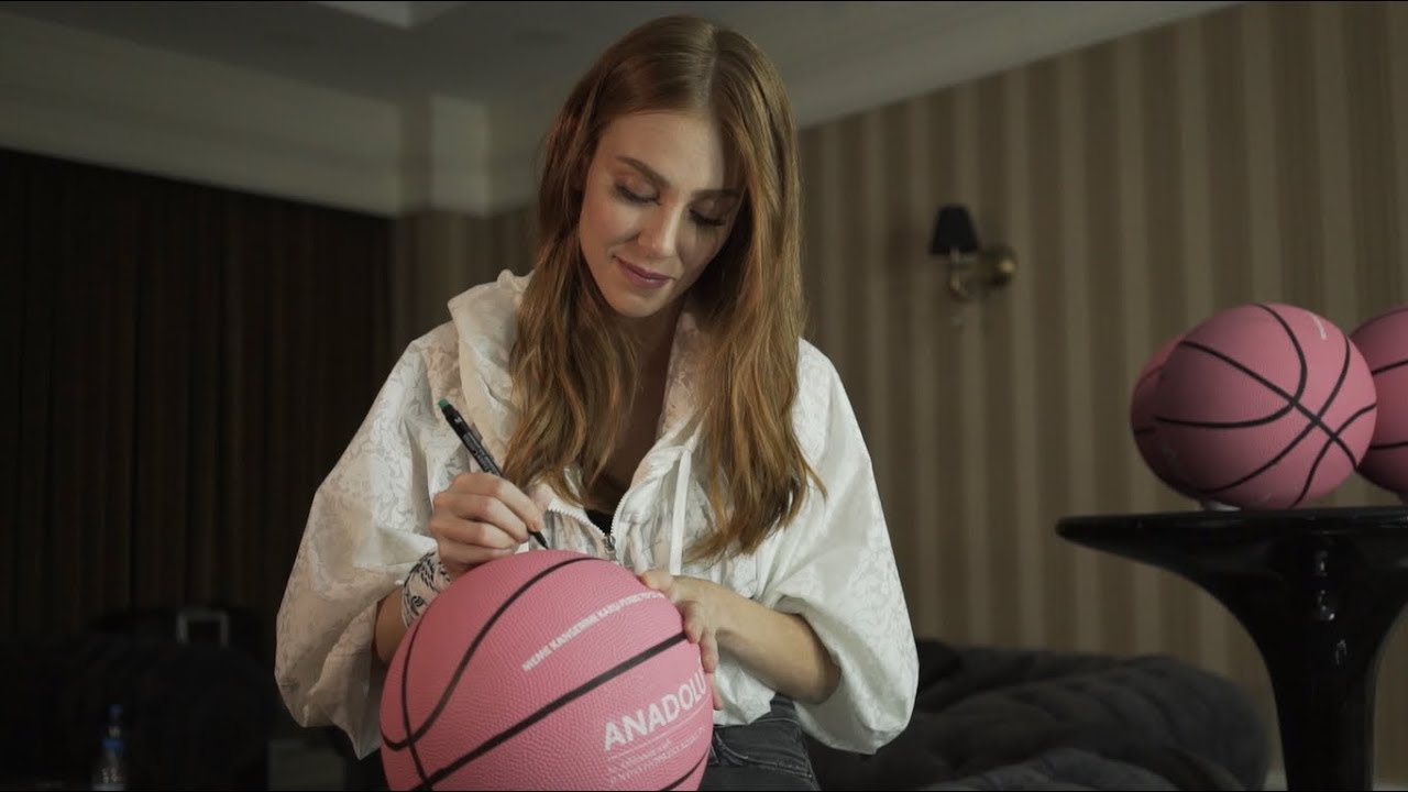 Pembe Top Sahada 2017 - Elçin Sangu Röportajı