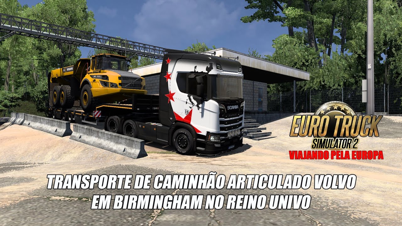 TRANSPORTE DE CAMINHÃO ARTICULADO VOLVO EM BIRMINGHAM NO REINO UNIVO 